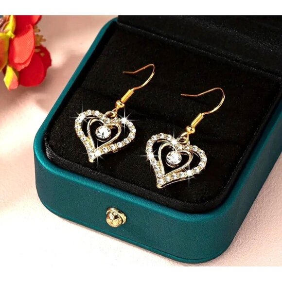 Gold Tone Heart-Shaped Drop‎ Earrings - Picture 1 of 4